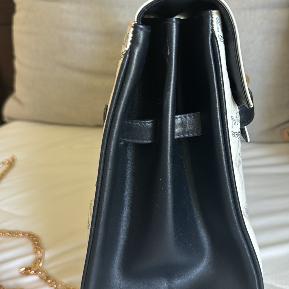 🔥🔥🔥MCM TOP HANDLE HANDBAG - Picture 8 of 11